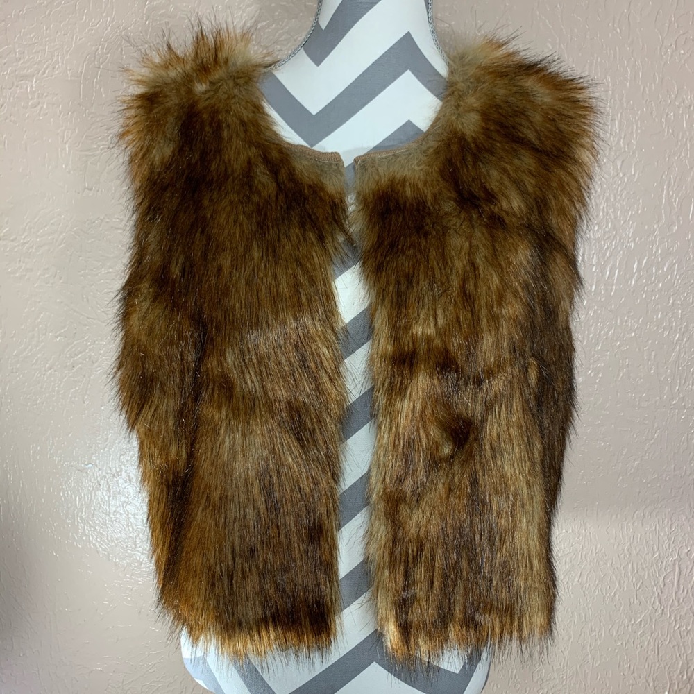 NEW The Limited Brown Faux Fur Open Front Vest - Picture 4 of 12